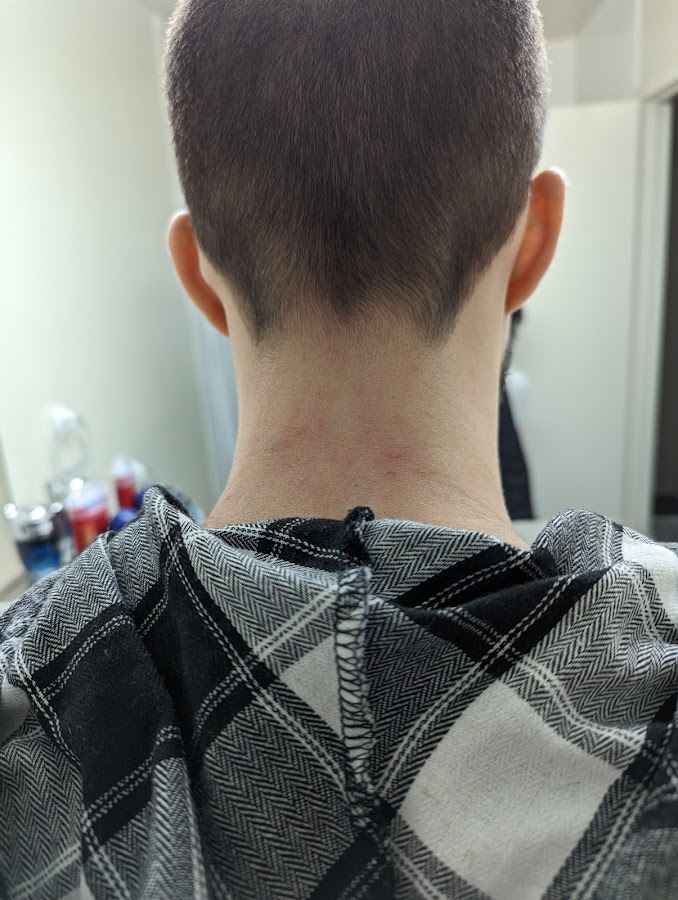 Precise neckline trim